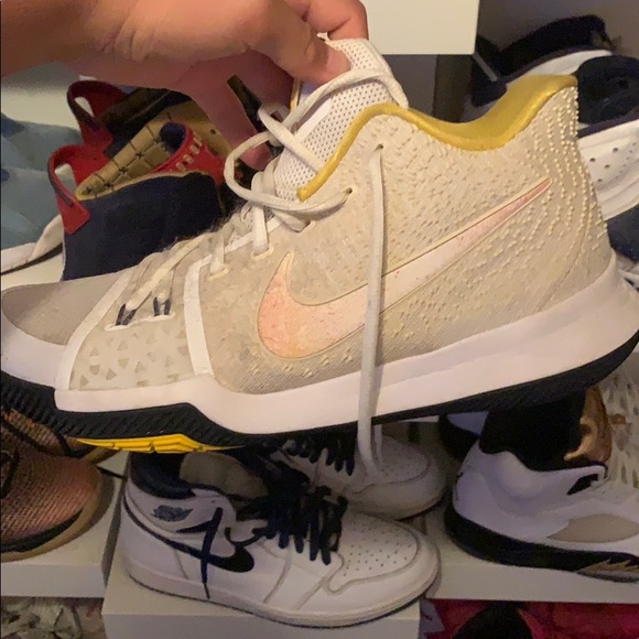 kyrie 3 - Picture 8 of 8